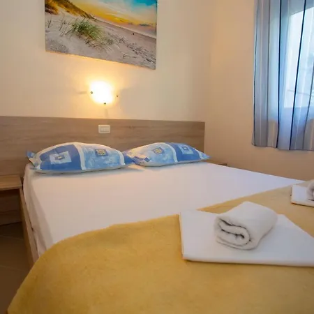 Loncar Lägenhet Tučepi